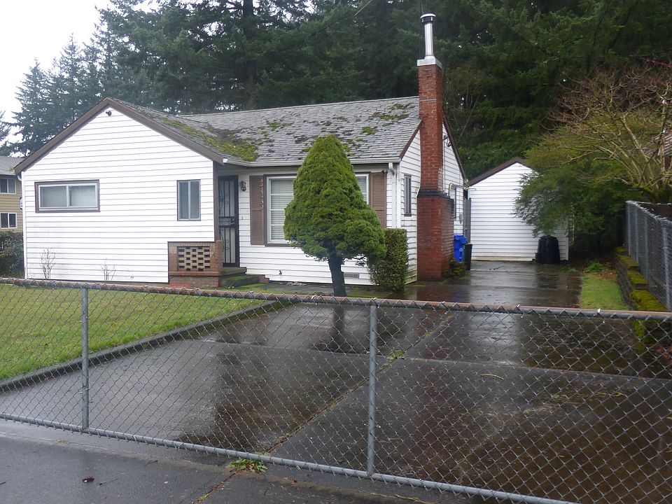307 NE 162nd