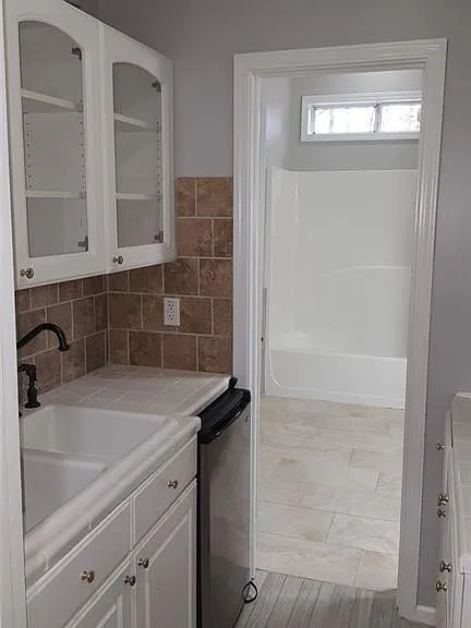 3885 Waterford Dr — Photo 23