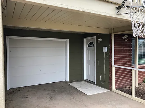 1511 S Summit View Dr #UPPER LEVEL Photo 1