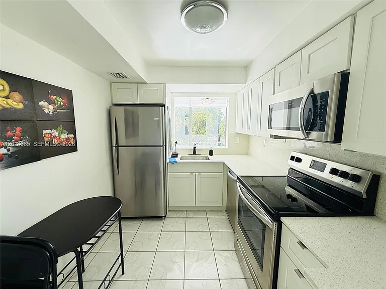 9440 W Flagler St #305 — Photo 8
