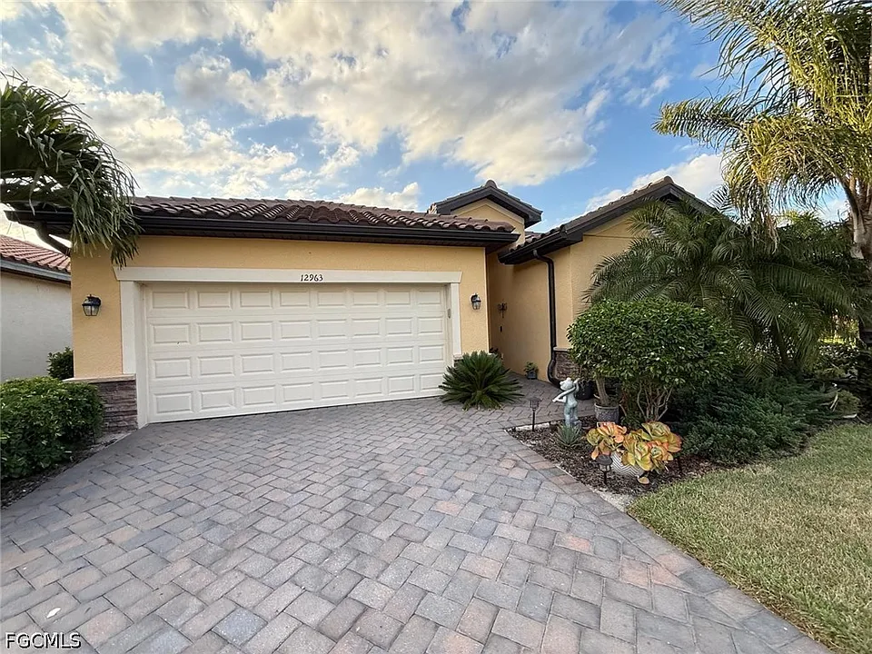 12963 Pemberton Way