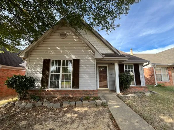 5583 April Dr, Southaven, MS 38671