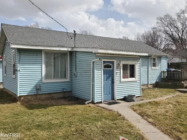 2162 E McLean Ave, Burton, MI 48529