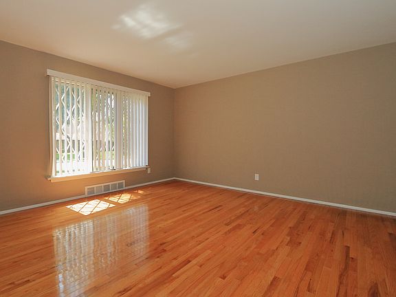 4th image of 5055 Kennewick Dr