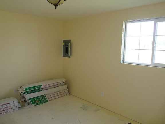 4th image of 526 S 40th Ave APT D111