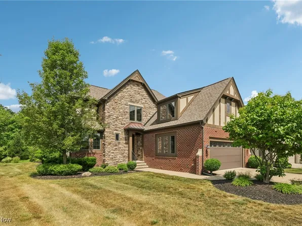 4342 Tudor Dr, Kirtland, OH 44094