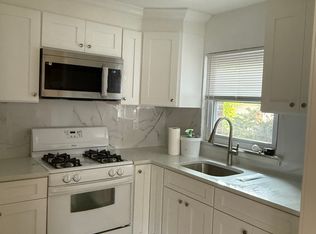 1709 Rhawn St FLOOR 1, Philadelphia, PA 19111