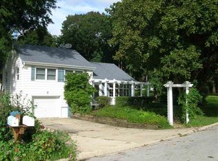 104 Timber Ln, Hampshire, IL 60140