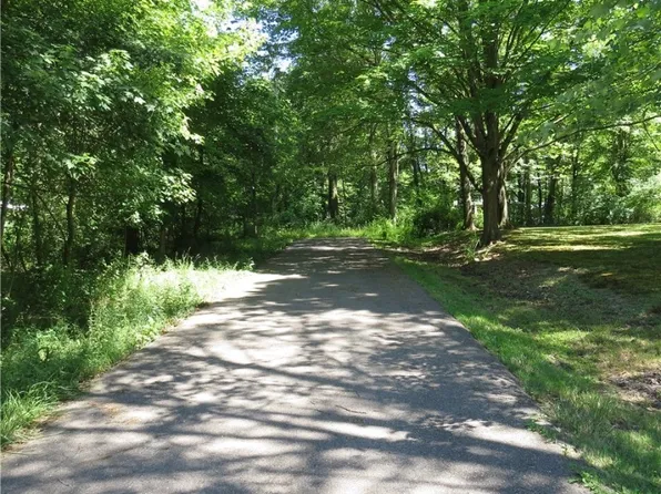 9434 Blue Beard Ct, North Benton, OH 44449