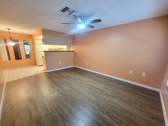 4th image of 6141 Chesham Dr APT 8