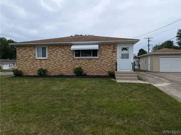 222 Marrano Dr, Depew, NY 14043