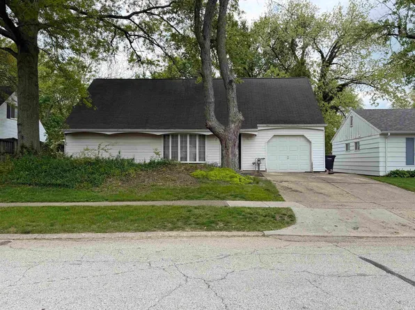 2416 Robinwood Dr, Lafayette, IN 47909