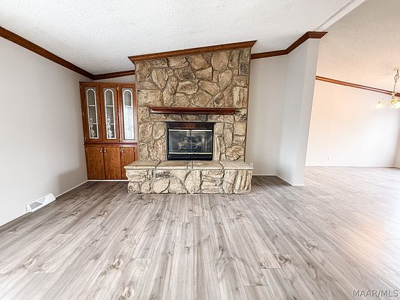 3rd image of 110 Melissa Robyn Rd