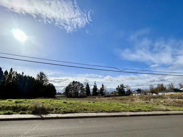 NE Newby St, McMinnville, OR 97128