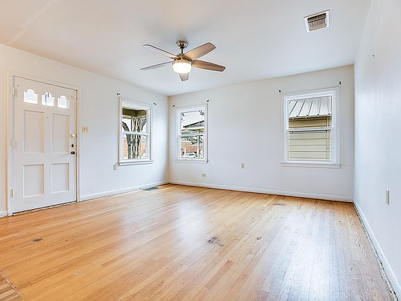 3rd image of 2219 W Twohig Ave