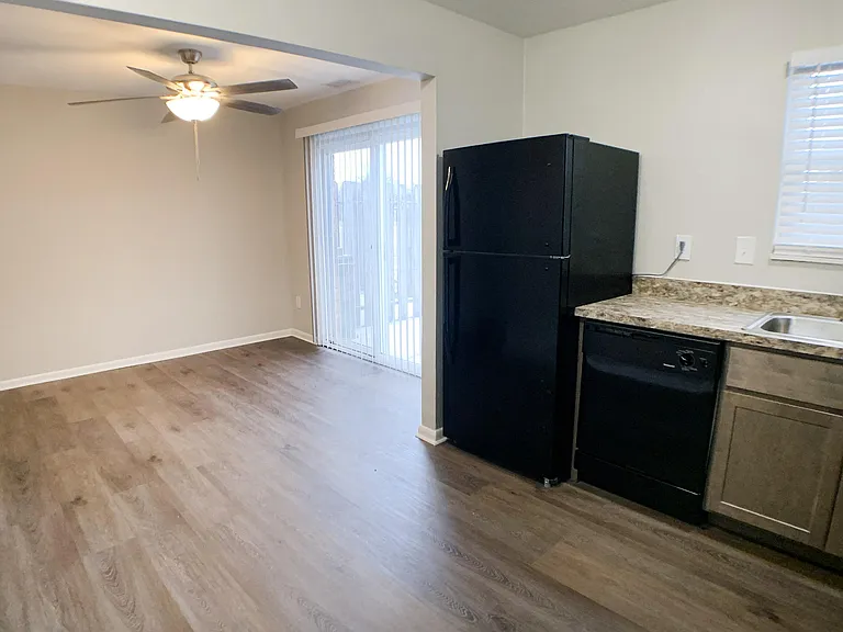 Revere Village Apartments — Photo 41