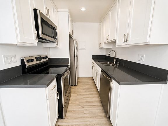 5th image of 00-360 N Lime Ave #109