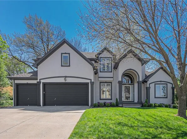 8000 Agron Dr, Parkville, MO 64152