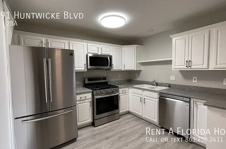 3791 Huntwicke Blvd — Photo 3