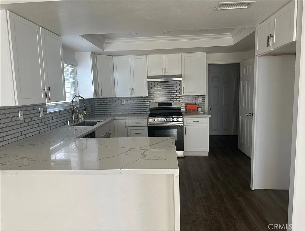 4 bed, 1568 sqft, $4,350 — Photo 4