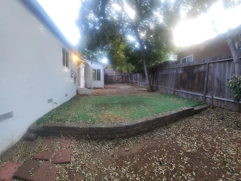 1690 Phillips Ln — Photo 24