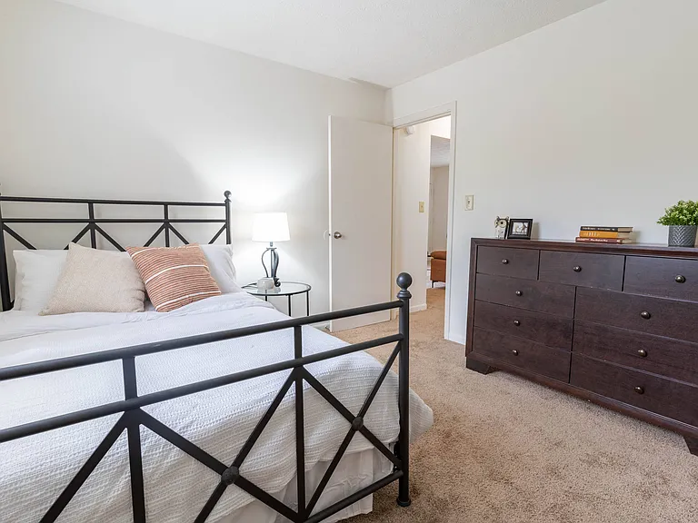 The Court at Sandstone Apartments — Photo 12