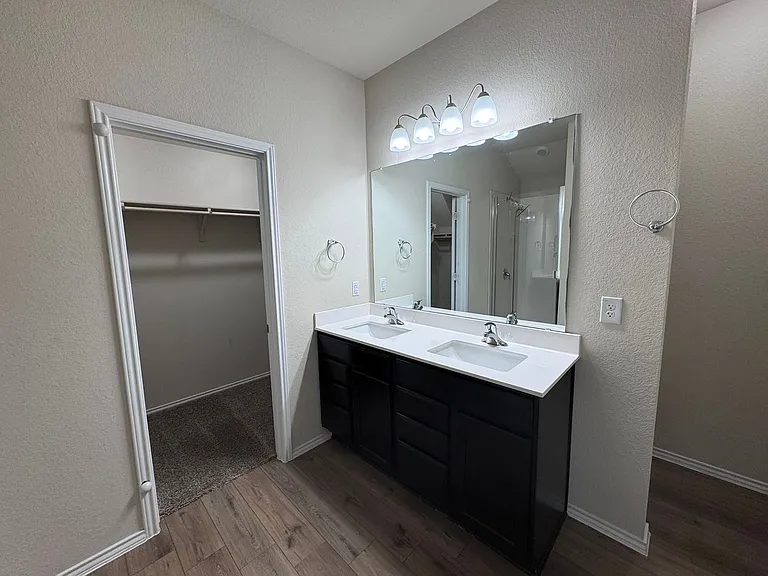 1812 Bee Creek Loop — Photo 18