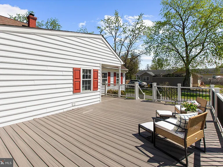 161 Margate Dr — Photo 10