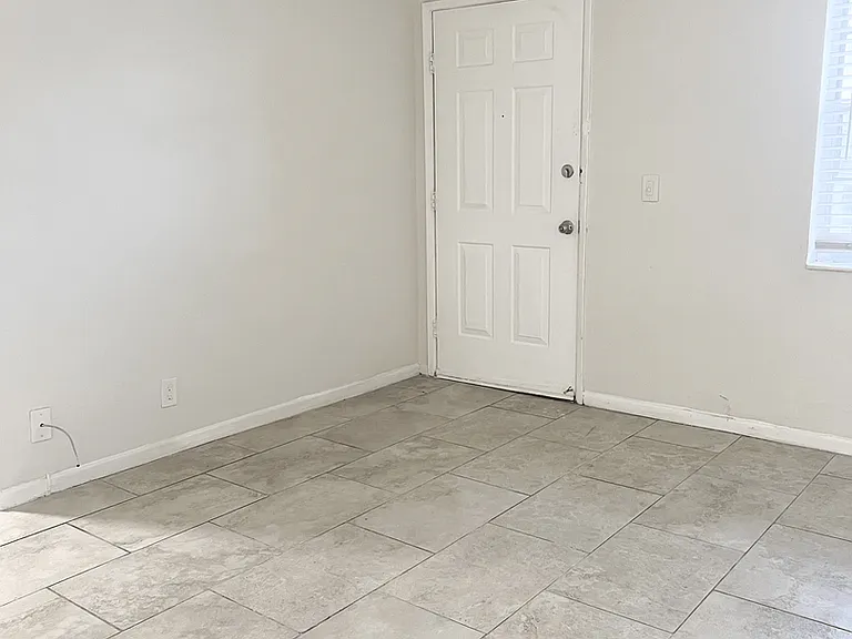 1911 N Haverhill Rd #11 — Photo 11