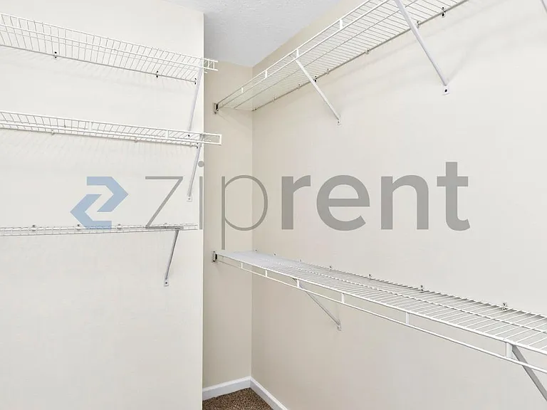 720 Rock Springs Rd — Photo 35