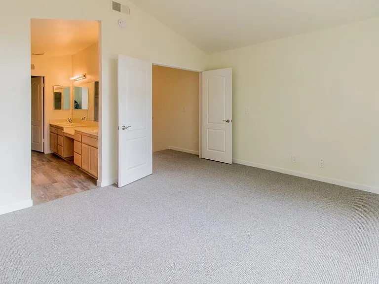 11066 Portobelo Dr — Photo 17