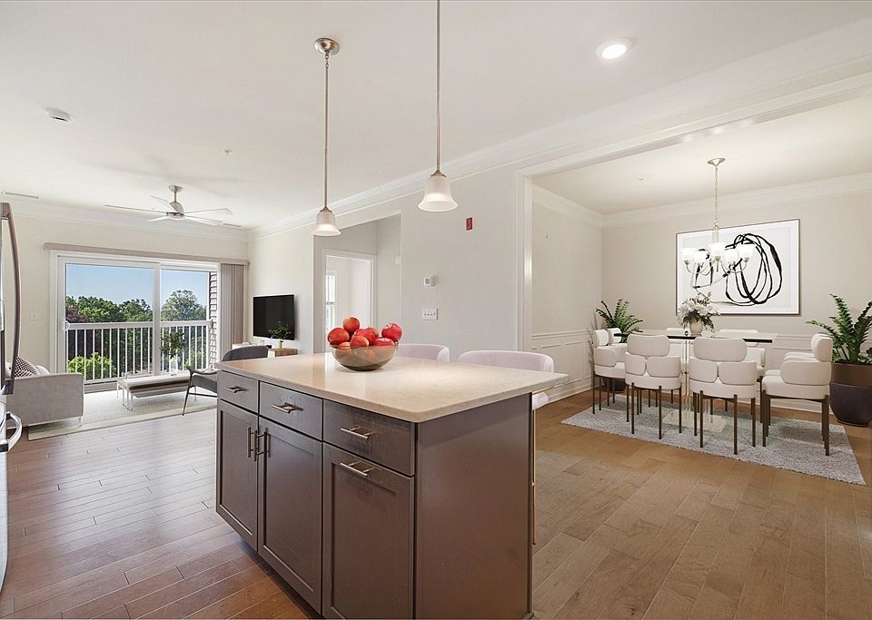 1st image of 11 Peters Farm Way #310