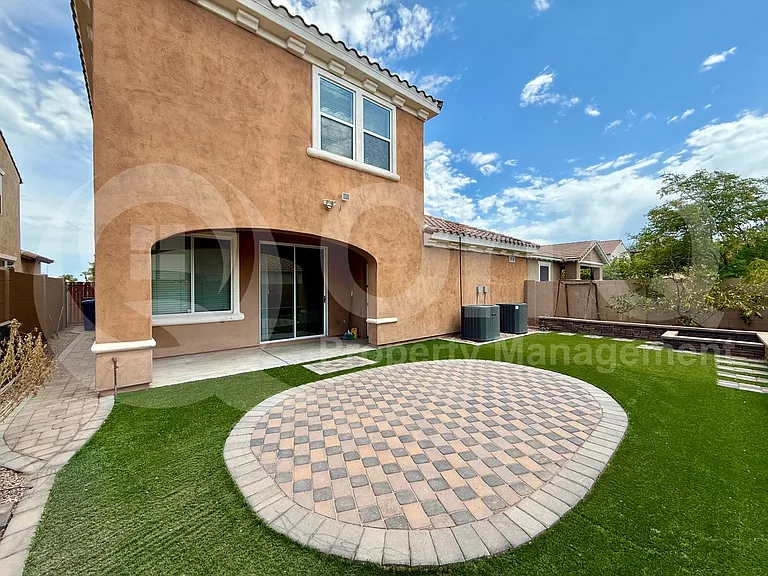 1195 E Gail Dr — Photo 5