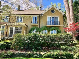 102 Kemp Rd W, Greensboro, NC 27410