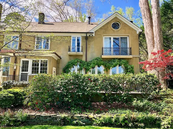 102 Kemp Rd W, Greensboro, NC 27410