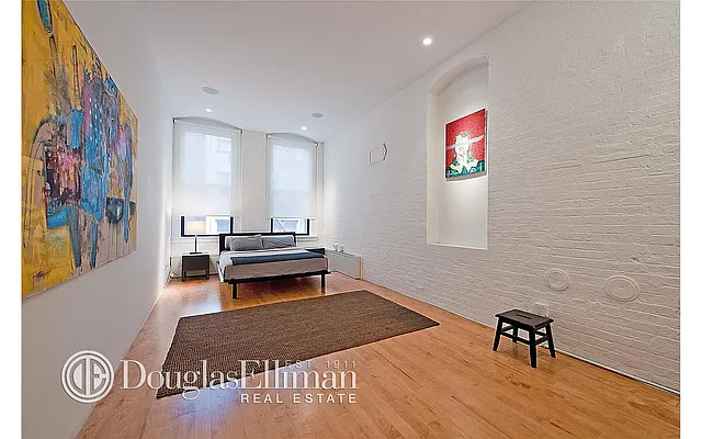 Rented by Douglas Elliman | media 19