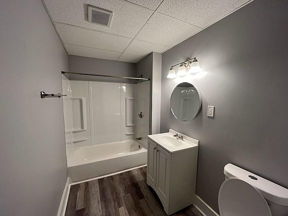 5th image of 83 Saint James Ave APT 3L
