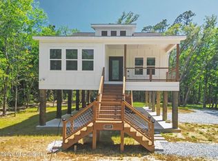 1225 Taranto St, Waveland, MS 39576