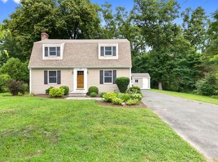 135 Linebrook Rd, Ipswich, MA 01938