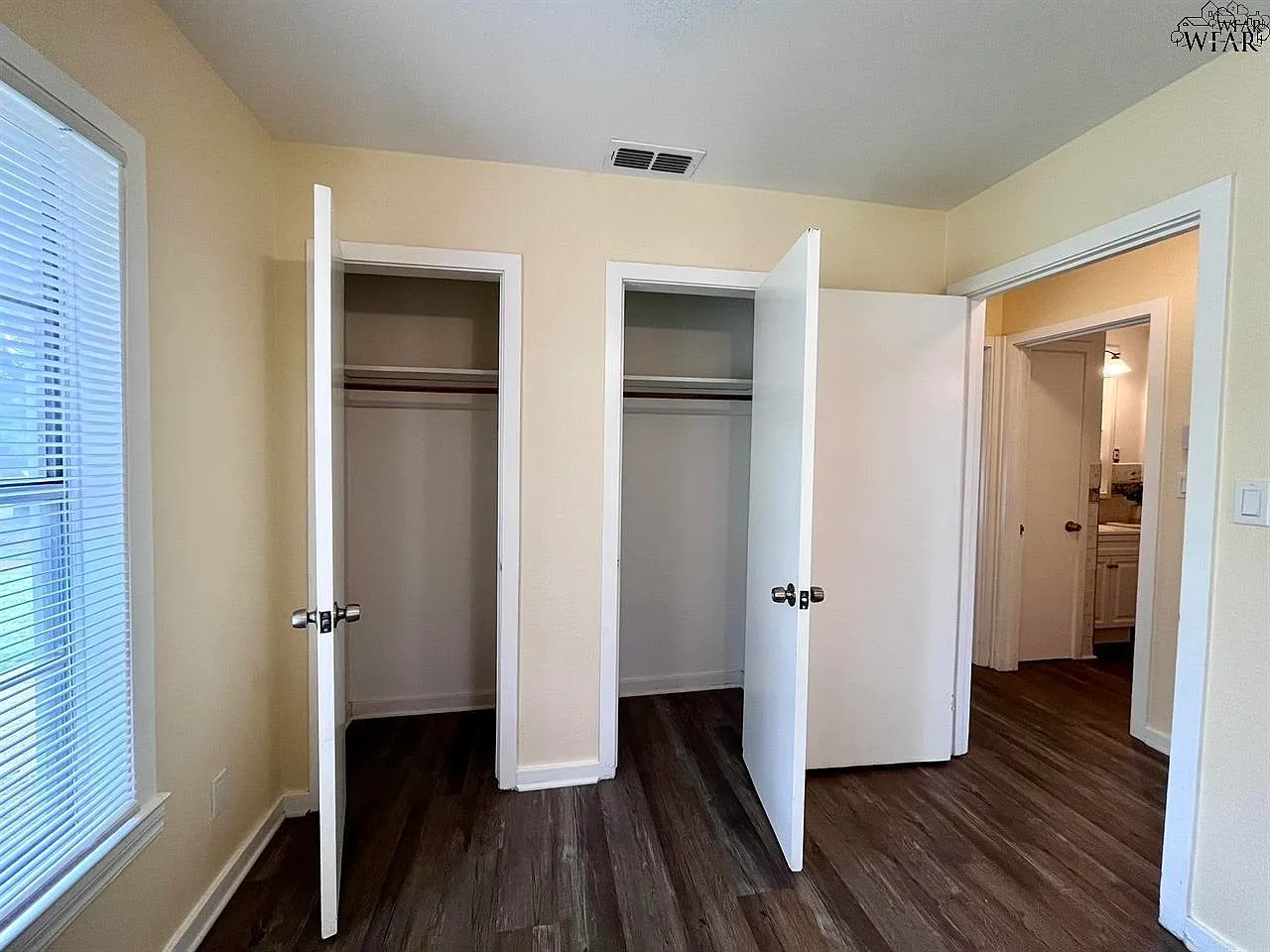 2 bed, 1.0 bath, 765 sqft, $1,300 — Photo 3