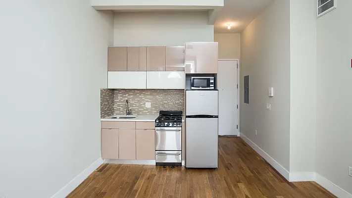 Rented by Nooklyn NYC LLC | media 101