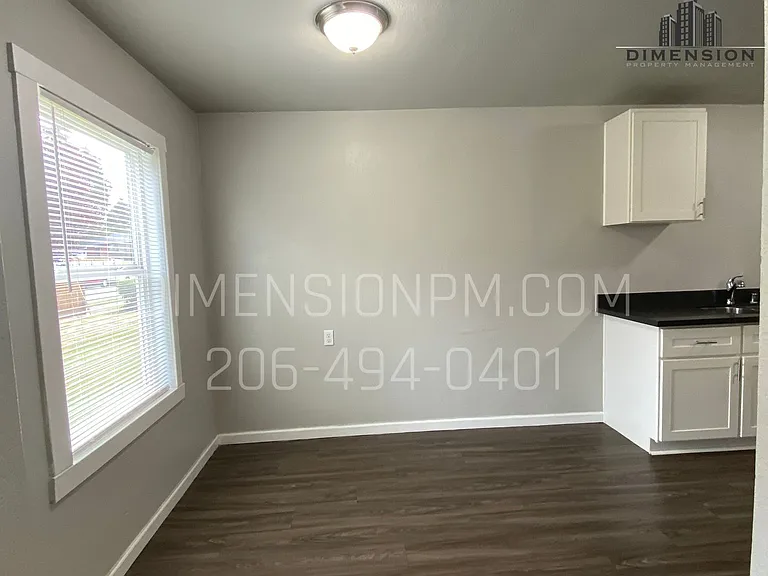 5401 Pacific Apartments — Photo 16