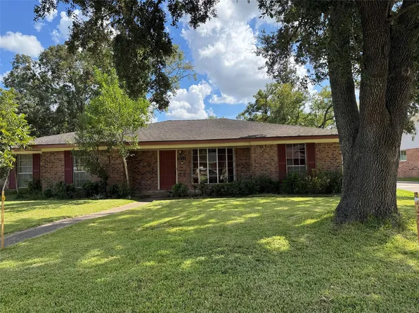 1801 Mulberry Dr, Richmond, TX 77469