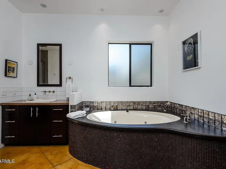 4514 N 35th Pl — Photo 47