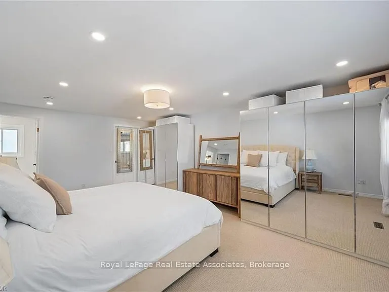 1550 Woodeden Dr #UPPER — Photo 19