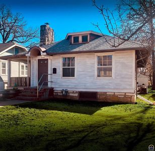 1721 NW Belvoir Ct, Topeka, KS, 66606