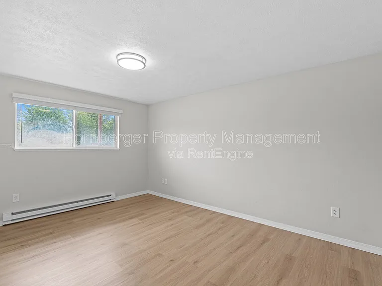 3816 S Bowdish Rd — Photo 16
