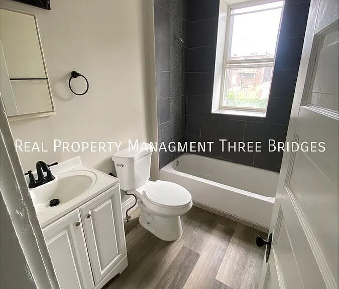 2622 Accomac St #1F — Photo 2