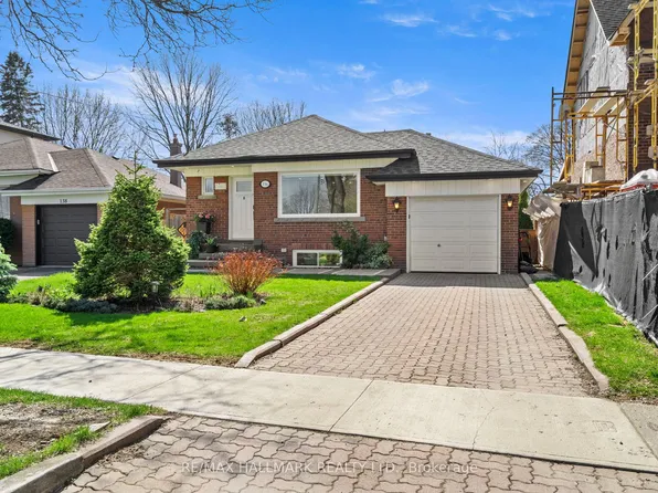 136 Lothian Ave, Toronto, ON M8Z 4L4