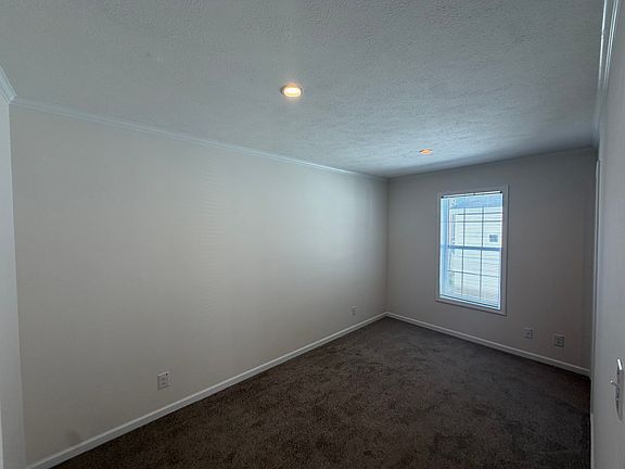 4th image of 129 3rd Ave #129
